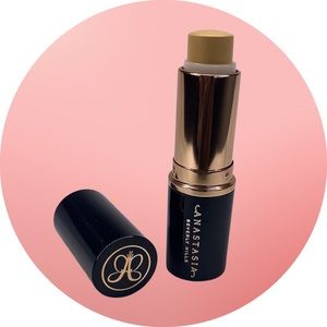2. - Anastasia Beverly Hills Banana Contour